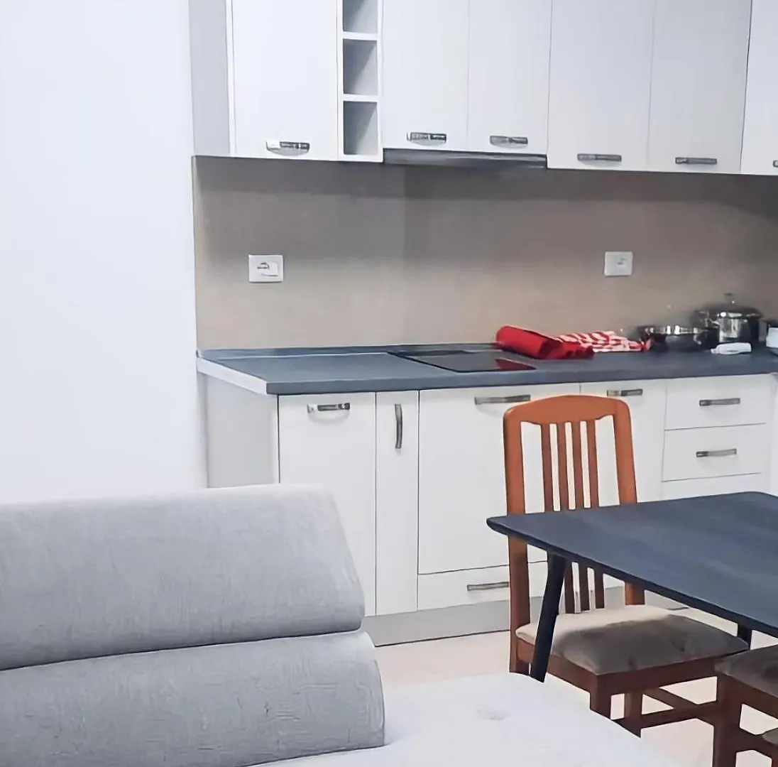 Two-Bedroom Apartment Central Vlorë 阿尔巴尼亚
